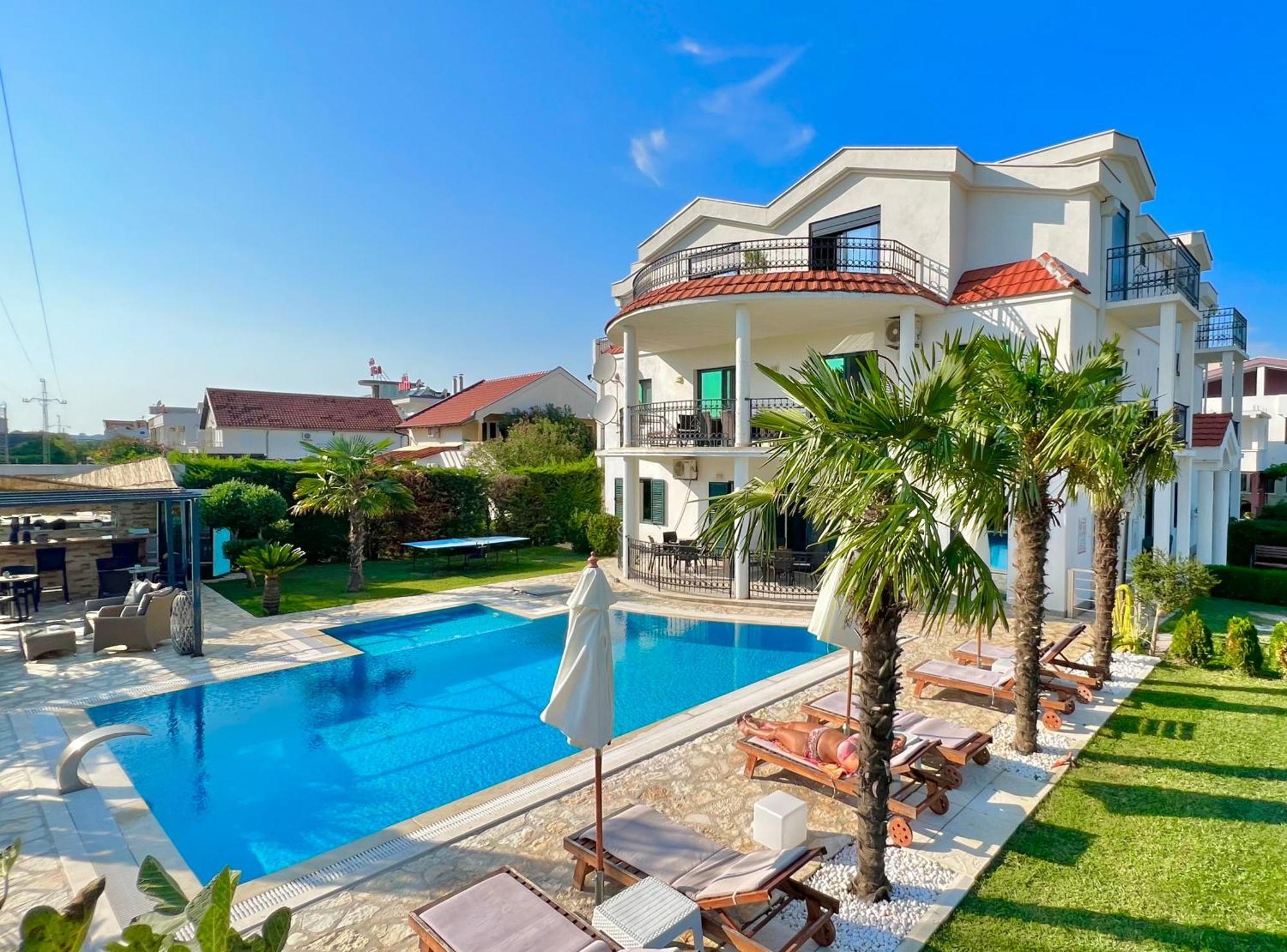 Apartments Lj Улцинь Екстер'єр фото
