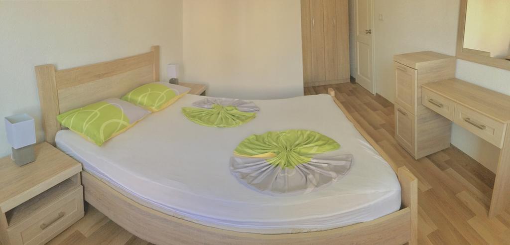 Apartments Lj Улцинь Екстер'єр фото