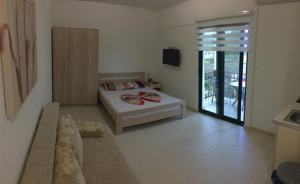 Apartments Lj Улцинь Екстер'єр фото