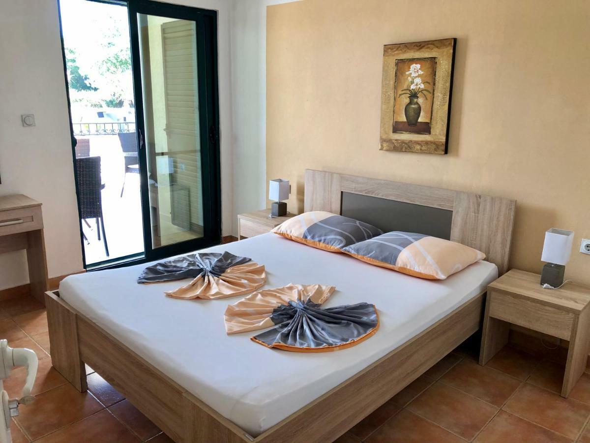 Apartments Lj Улцинь Екстер'єр фото