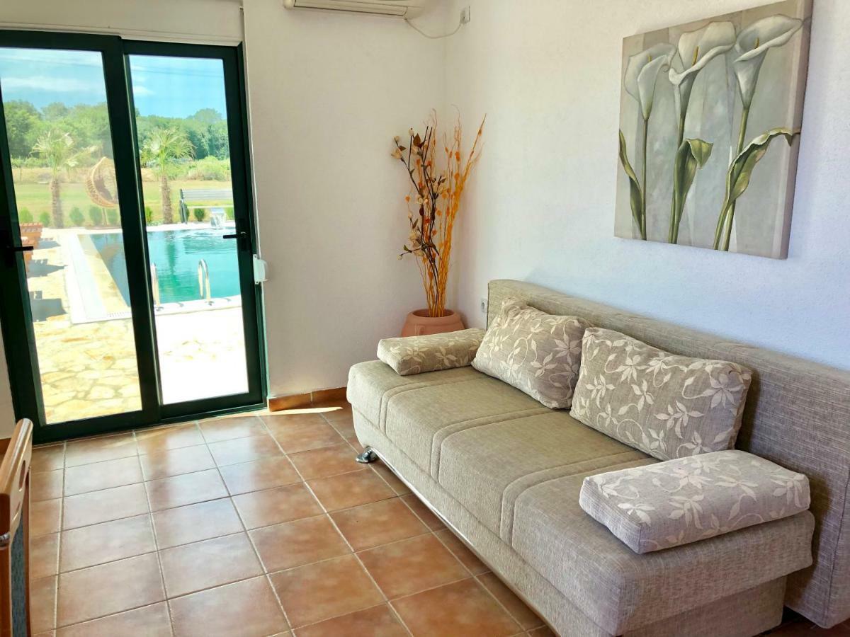 Apartments Lj Улцинь Екстер'єр фото